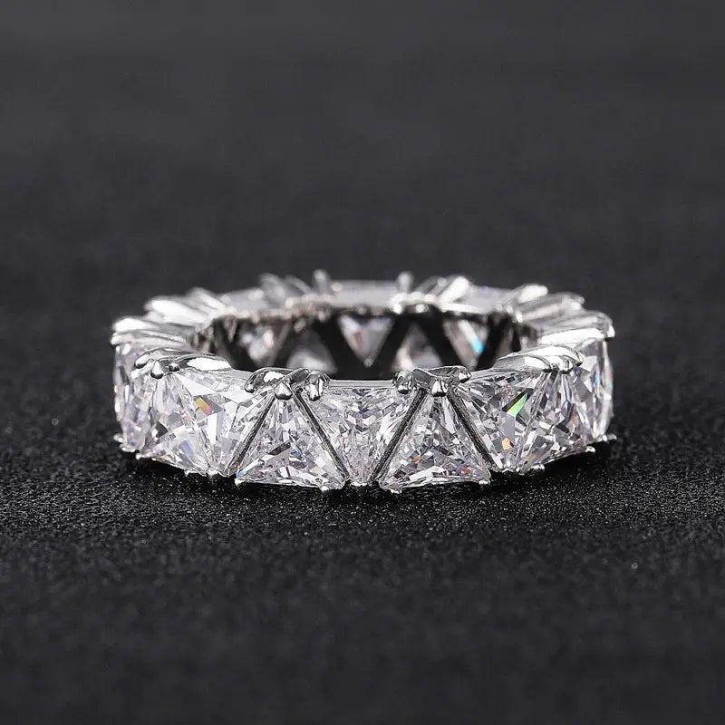 Ring 2.0ct Triangle Cut Zirkon Eternity Band 925 versilbert